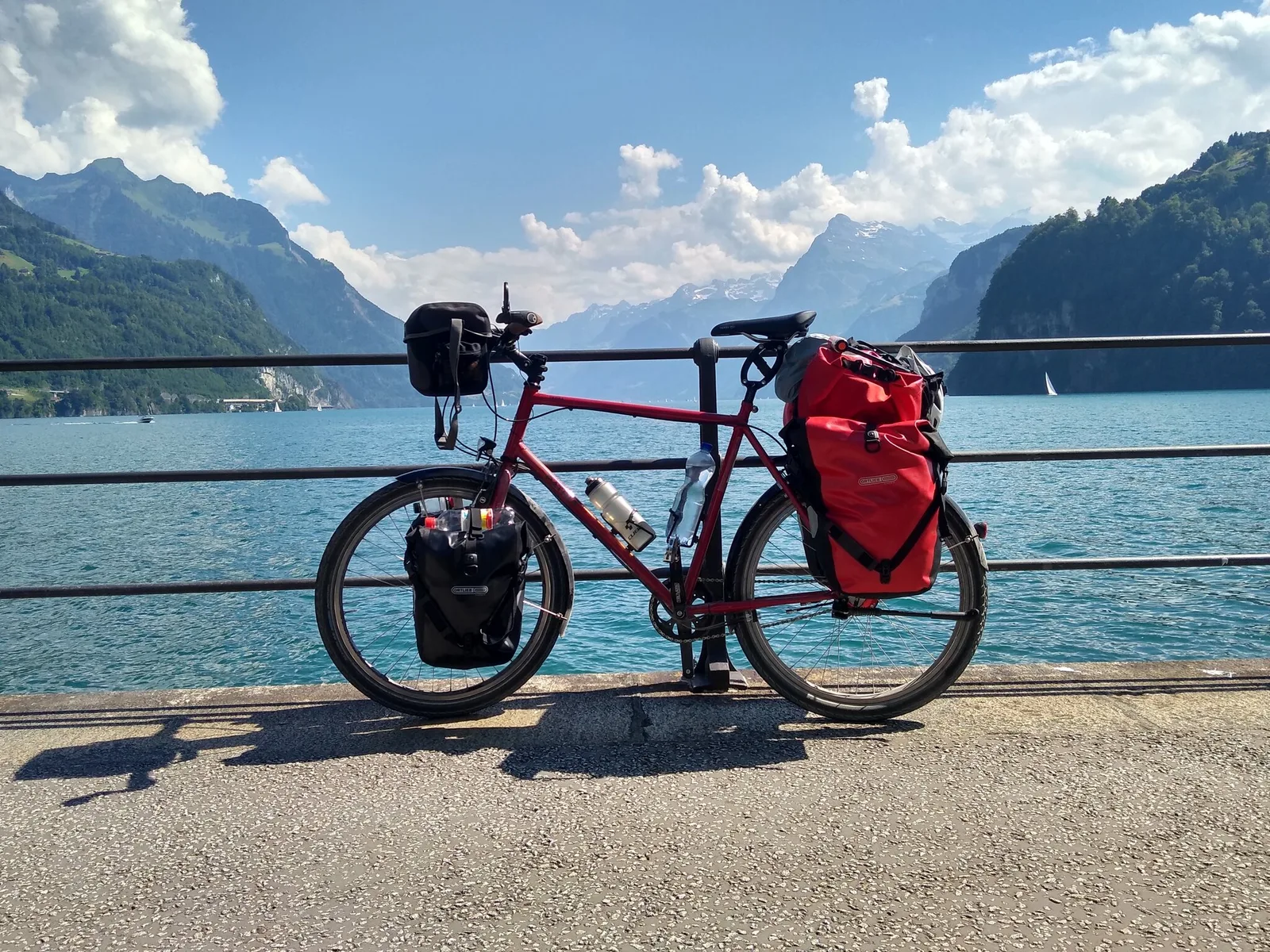 After a rest day at the camping in Sempach, it is time to head on! My quick video with some Switzerland impressions can be found in follow-up post