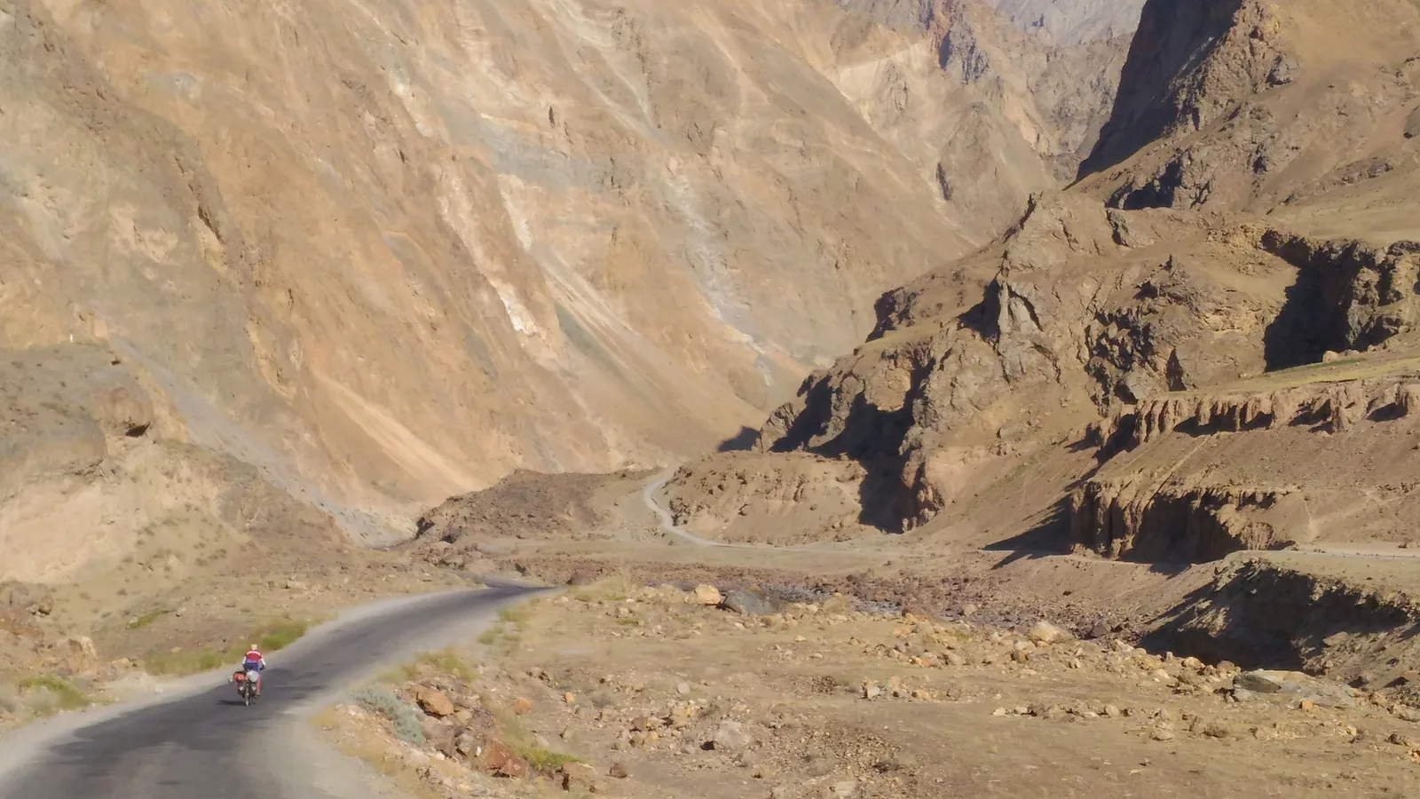 The first glimpse at the pamir mountains on the way to Khorog is a good preparation for What is to come later