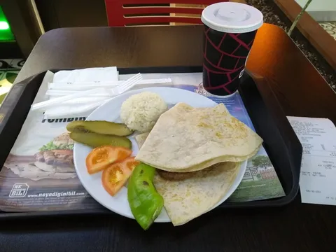 I'm normally a big fan of Köfte, but this particular dish served by Usta Dönerci in Antalya was easily the worst food I have eaten in Turkey