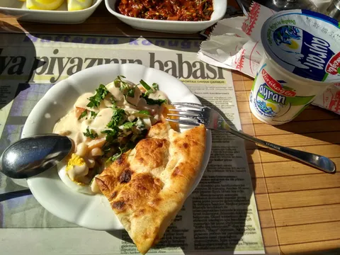Piyaz (Antalya style) with Tahin (Sesame oil/paste)