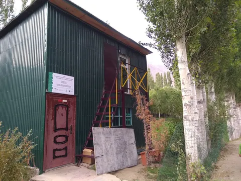 A Beauty Salon, in the middle of nowhere