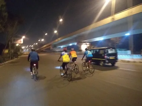 Early morning ride: I got up at 4:30 am to go on a bicyle ride through Delhi with the local cycling club