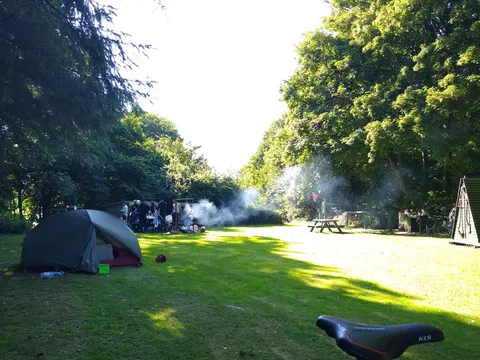 In Denmark, a Syrian-Kurdish family is having a bbq on a camp ground and offers me food and drinks. Gotta love middle eastern hospitality.