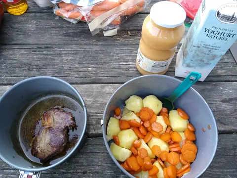 Dinner time: steak, potatoes, carrots and a bit of dessert