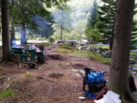 Drying my tent, shoes, socks, towel, shirt and everything else at the campfire