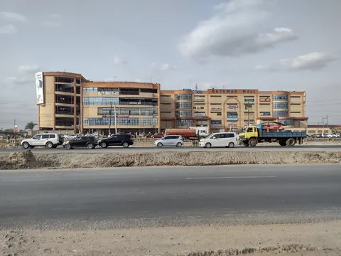 Mombasa road, the road leading into Nairobi from the South, has been my least favorite one so far due to traffic and ongoing construction.