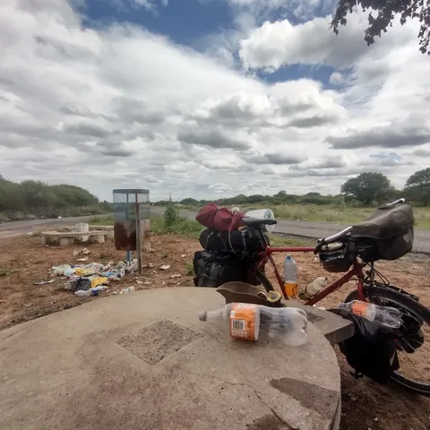 Botswanian rest areas are among the worst maintained in the world, but they're also the only ones I've seen in Africa until now so I'm not gonna start complaining...
