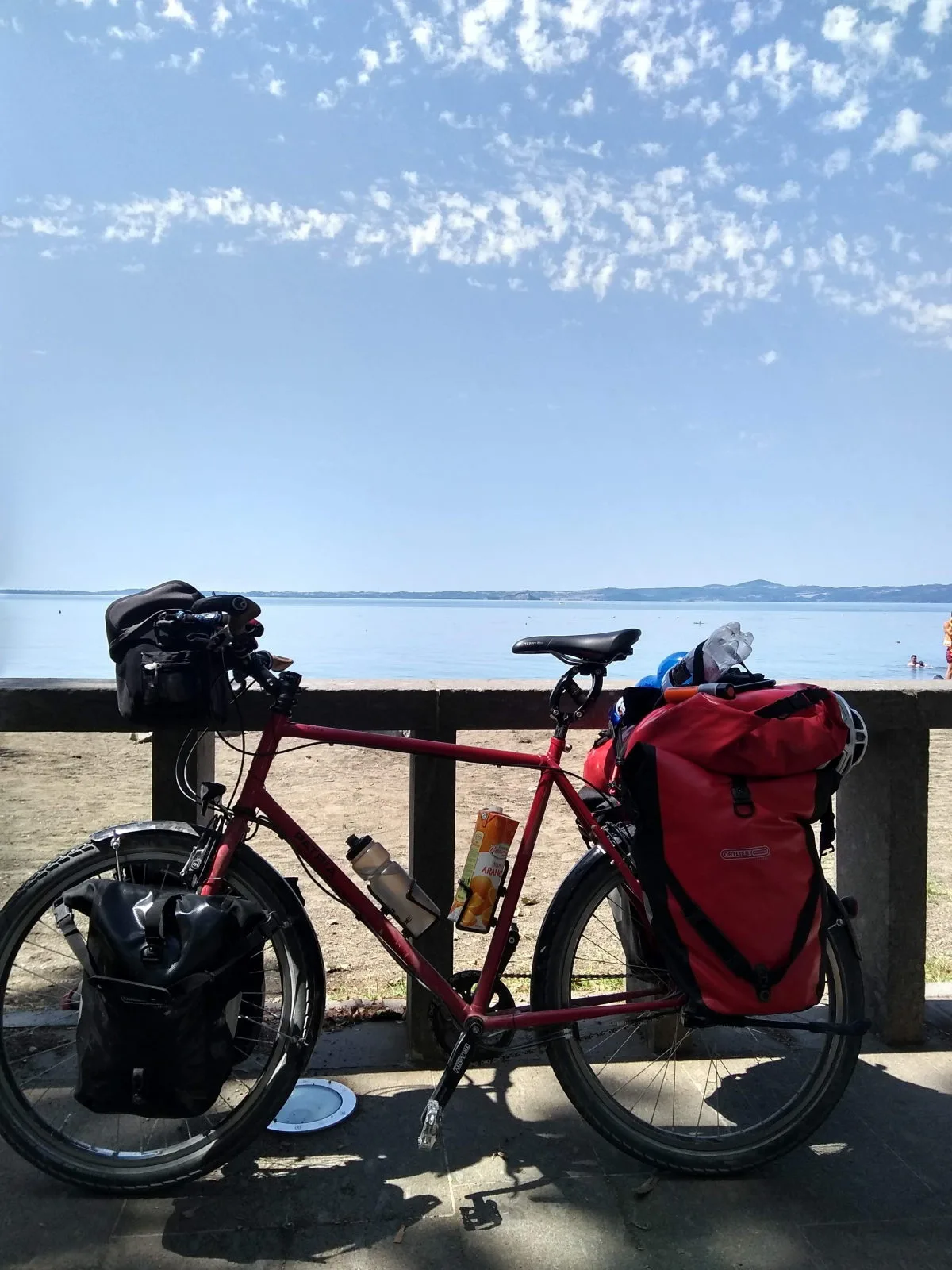 In Bolsena I meet two cyclist friends again and discover new culinary trends.